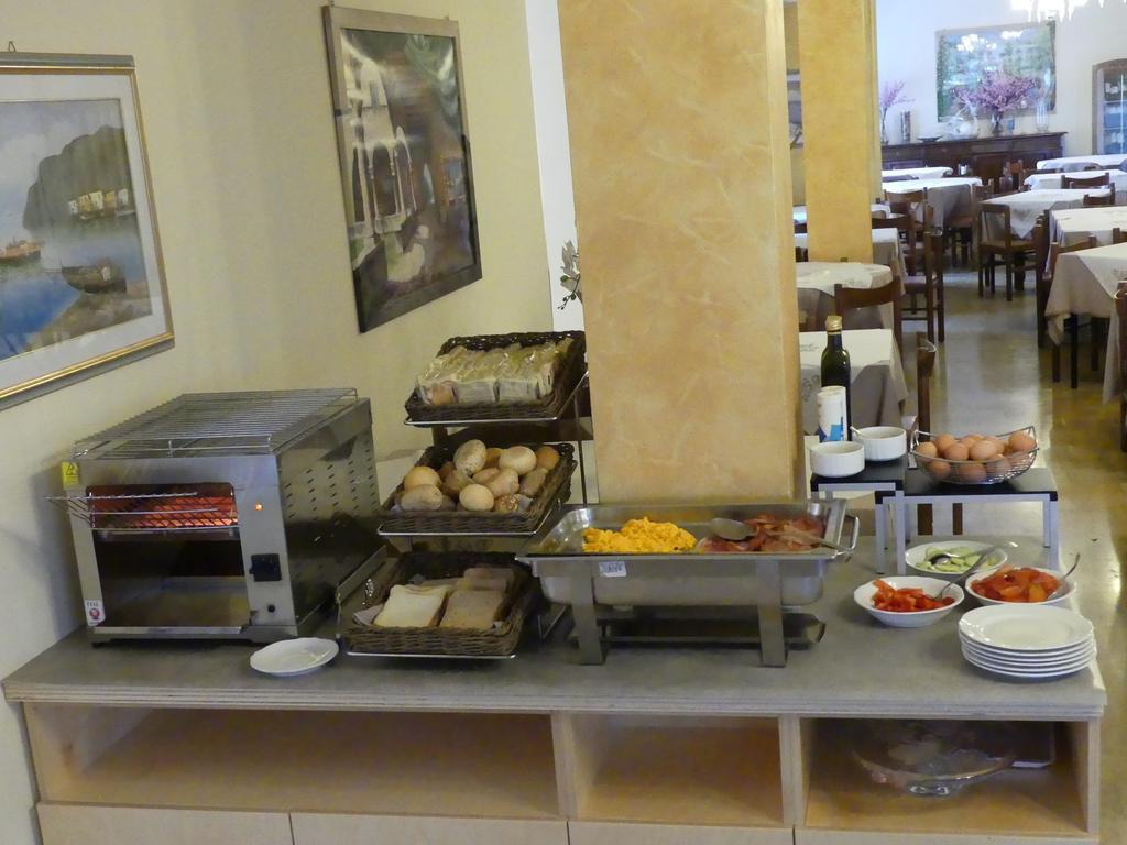 Hotel Madison Lido di Jesolo Buitenkant foto